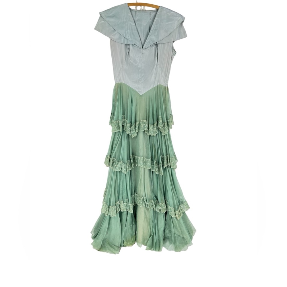 Elegant Green Tiered Women's Dress